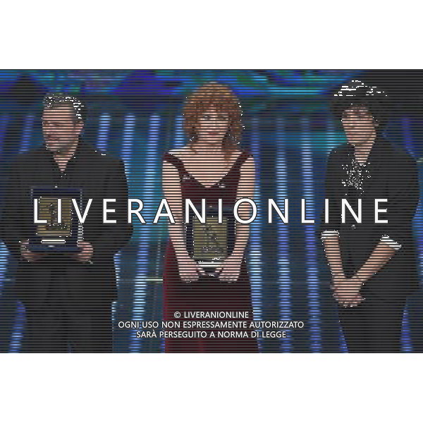 67mo Festival di Sanremo della Canzone Italiana Sanremo (IM) - 11.02.2017 Serata Finale Nella Foto:Fiorella Mannoia,Ermal Meta,Al Bano e Francesco Gabbani premiati, premio Miglior Testo,premio Miglior Arrangiamento,Premio della critica Mia Martini,Premio Lucio Dalla /Ph.Vitez-Ag. Aldo Liverani