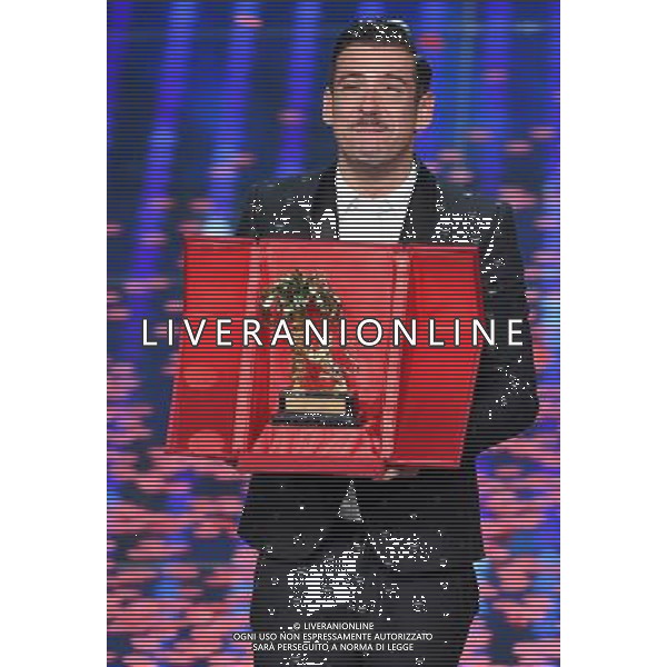 67mo Festival di Sanremo della Canzone Italiana Sanremo (IM) - 11.02.2017 Serata Finale Nella Foto:Francesco Gabbani vincitore del Festival di Sanremo riceve il premio /Ph.Vitez-Ag. Aldo Liverani
