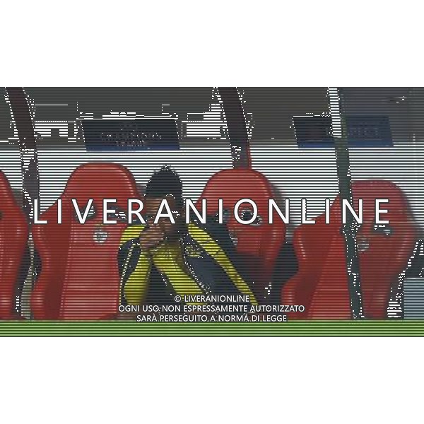 firo : 14.02.2017, Fu§ball, Saison 2016/2017, UEFA, Champions League, CL, CHL, Benfica Lissabon - BVB, Borussia Dortmund Pierre-Emerick Aubameyang of Borussia Dortmund misses a penalty, verschie§, vergibt Elfmeter, nach Auswechslung enttŠuscht auf der Bank $worldrights,Es gelten unsere AGB, einsehbar auf www.firosportphoto.de, ¤ONLY FOR USE IN GERMANY !!!!! Photo : BPI copyright by firo sportphoto: Coesfelder Str. 207 D-48249 DŸlmen www.firosportphoto.de mail@firosportphoto.de (V o l k s b a n k B o c h u m - W i t t e n ) BLZ.: 430 601 29 Kt. Nr.: 341 117 100 Tel:Ê +49-2594-9916004 Fax:Ê+49-2594-9916005 AG ALDO LIVERANI SAS ONLY ITALY
