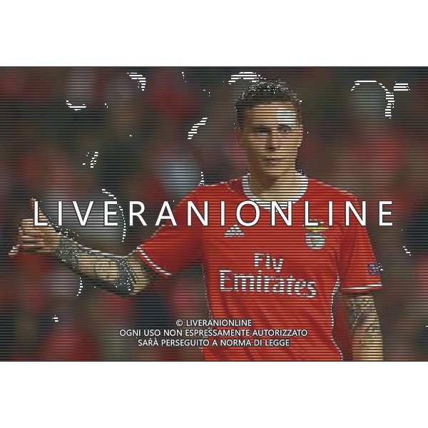 firo : 14.02.2017, Fu§ball, Saison 2016/2017, UEFA, Champions League, CL, CHL, Benfica Lissabon - BVB, Borussia Dortmund Victor Nilsson Lindelof of Benfica with a cut head after a collision with Ederson, Pflaster, Verletzung $worldrights,Es gelten unsere AGB, einsehbar auf www.firosportphoto.de, ¤ONLY FOR USE IN GERMANY !!!!! Photo : BPI copyright by firo sportphoto: Coesfelder Str. 207 D-48249 DŸlmen www.firosportphoto.de mail@firosportphoto.de (V o l k s b a n k B o c h u m - W i t t e n ) BLZ.: 430 601 29 Kt. Nr.: 341 117 100 Tel:Ê +49-2594-9916004 Fax:Ê+49-2594-9916005 AG ALDO LIVERANI SAS ONLY ITALY