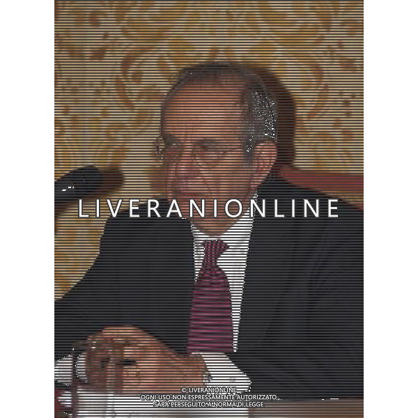 Milano ( MI ) 16/02/2017 Palazzo Marino incontro Italy is now and next! Nella foto: Pier Carlo Padoan Ministro dell\'Economia e delle Finanze PH Lauro Montagnini /AGENZIA ALDO LIVERANI SAS / AGENZIA ALDO LIVERANI SAS