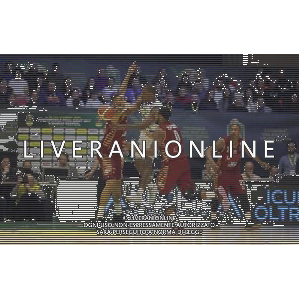 Poste Mobile Final Eight 17/02/2017 Umana Reyer Venezia - Germani Basket Brescia nella foto: Moore Lee Â©Claudio Zamagni/Agenzia Aldo Liverani Moore Lee during Quarter Finals of Poste Mobile Final Eight Italian Basketball Cup 2017 - Umana Reyer - Venezia against Germani Basket Brescia at Rimini Fiera, on February 17, 2017 photo credit by Claudio Zamagni/Aldo Liverani Photo Agency / AGENZIA ALDO LIVERANI SAS