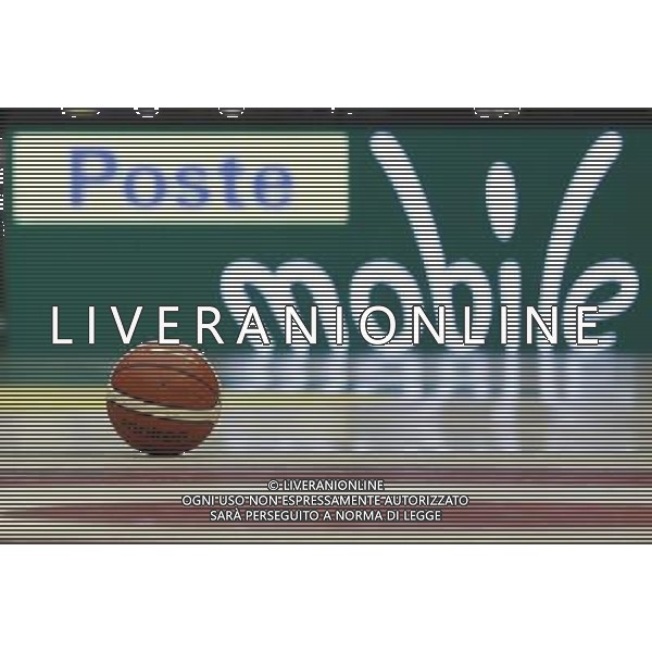 Poste Mobile Final Eight 17/02/2017 Umana Reyer Venezia - Germani Basket Brescia nella foto: una palla da basket Â©Claudio Zamagni/Agenzia Aldo Liverani during Quarter Finals of Poste Mobile Final Eight Italian Basketball Cup 2017 - Umana Reyer - Venezia against Germani Basket Brescia at Rimini Fiera, on February 17, 2017 photo credit by Claudio Zamagni/Aldo Liverani Photo Agency / AGENZIA ALDO LIVERANI SAS