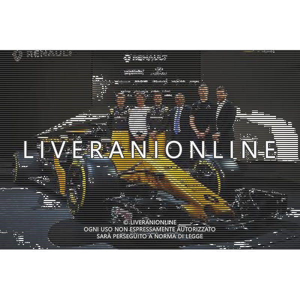 (L to R): Nico Hulkenberg (GER) Renault Sport F1 Team; Pepijn Richter, Microsoft Director of Product Marketing; Jolyon Palmer (GBR) Renault Sport F1 Team; Mandhir Singh, Castol COO; Sergey Sirotkin (RUS) Renault Sport F1 Team Third Driver; Tommaso Volpe, Infiniti Global Director of Motorsport, and the Renault Sport F1 Team RS17. 21.02.2017. Renault Sport Formula One Team RS17 Launch, Royal Horticultural Society Headquarters, London, England. - www.xpbimages.com, EMail: requests@xpbimages.com - copy of publication required for printed pictures. Every used picture is fee-liable. © Copyright: Batchelor / XPB Images AG ALDO LIVERANI SAS