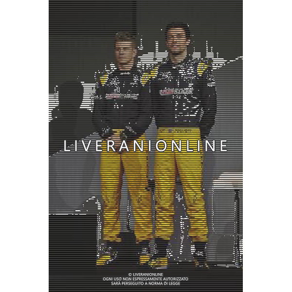 (L to R): Nico Hulkenberg (GER) Renault Sport F1 Team with Jolyon Palmer (GBR) Renault Sport F1 Team. 21.02.2017. Renault Sport Formula One Team RS17 Launch, Royal Horticultural Society Headquarters, London, England. - www.xpbimages.com, EMail: requests@xpbimages.com - copy of publication required for printed pictures. Every used picture is fee-liable. © Copyright: Batchelor / XPB Images AG ALDO LIVERANI SAS