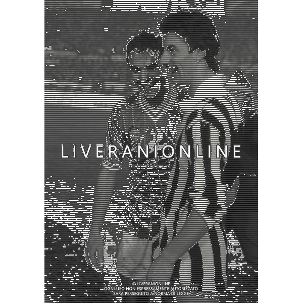 TORINO 16-01-1985 FINALE DI SUPERCOPPA EUROPEA JUVENTUS LIVERPOOL NELLA FOTO ANTONIO CABRINI E IAN RUSH AG ALDO LIVERANI SAS