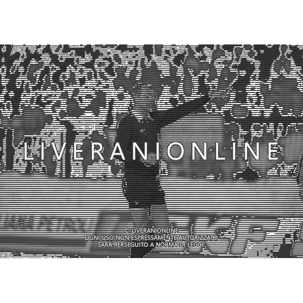 TORINO 16-01-1985 FINALE DI SUPERCOPPA EUROPEA JUVENTUS LIVERPOOL NELLA FOTO Arbitro Dieter Pauly (Germania Ovest) AG ALDO LIVERANI SAS