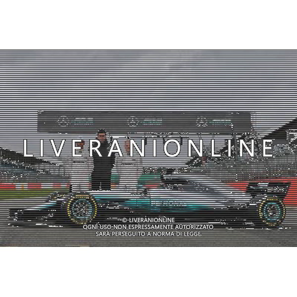 (L to R): Lewis Hamilton (GBR) Mercedes AMG F1; Toto Wolff (GER) Mercedes AMG F1 Shareholder and Executive Director; Valtteri Bottas (FIN) Williams, with the Mercedes AMG F1 W08. 23.02.2017. Mercedes AMG F1 W08 Launch, Silverstone, England. - www.xpbimages.com, EMail: requests@xpbimages.com - copy of publication required for printed pictures. Every used picture is fee-liable. © Copyright: Moy / XPB Images AG ALDO LIVERANI SAS
