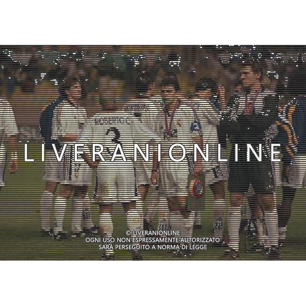 MONACO 28-08-1998 FINALE SUPERCOPPA EUROPEA REAL MADRID-CHELSEA NELLA FOTO I GIOCATORI DEL REAL MADRID A FINE GARA AG ALDO LIVERANI SAS