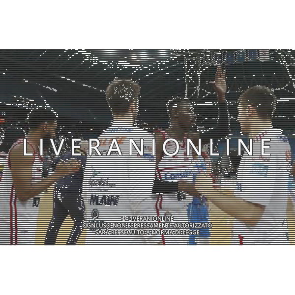 Lega Basket serie A 26/02/2017 Consultinvest Pesaro - Banco di Sardegna Sassari nella foto: esultanza JEREMY HAZELL Â©Claudio Zamagni/Agenzia Aldo Liverani / AGENZIA ALDO LIVERANI SAS - Consultinvest Pesaro - Banco di Sardegna Sassari Campionato Lega Basket serie A 26/02/2017