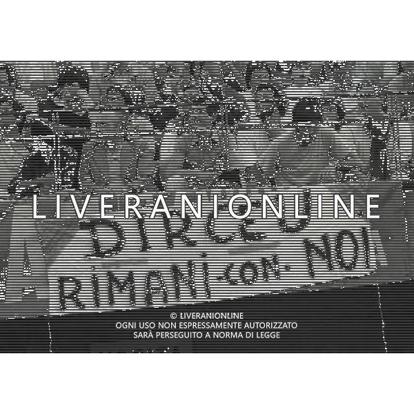 19-06-1983 COPPA ITALIA FINALE DI ANDATA VERONA JUVENTUS 2-0 NELLA FOTO STRISCIONI PER DIRCEU AG ALDO LIVERANI SAS