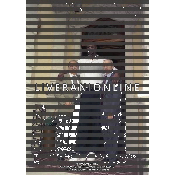 MILANO 30-09-1999 SEDE OLIMPIA MILANO BASKET NELLA FOTO PASQUALE CAPUTO PRESIDENTE OLIMPIA MILANO CON DAN PETERSON E JOE BRYANT AG ALDO LIVERANI SAS