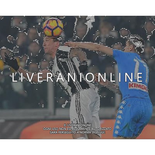 Coppa Italia TIM Cup 2016/2017 Semifinale Andata Torino - 28.02.2017 Juventus-Napoli Nella Foto: mario mandzukic e christian maggio /Ph.Vitez-Ag. Aldo Liverani