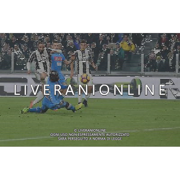 Coppa Italia TIM Cup 2016/2017 Semifinale Andata Torino - 28.02.2017 Juventus-Napoli Nella Foto:occasione di gonzalo higuain /Ph.Vitez-Ag. Aldo Liverani