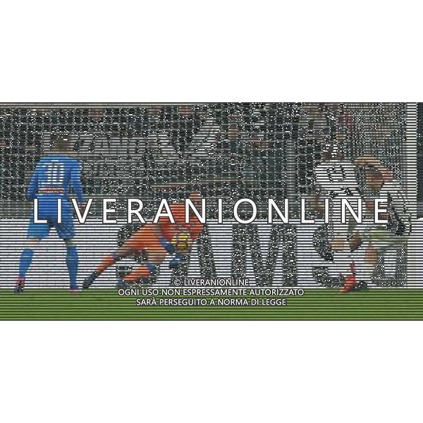 Coppa Italia TIM Cup 2016/2017 Semifinale Andata Torino - 28.02.2017 Juventus-Napoli Nella Foto: il gol su rigore di paulo dybala del 1-1 /Ph.Vitez-Ag. Aldo Liverani
