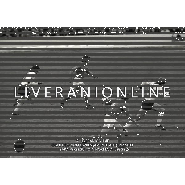 ROMA STADIO OLIMPICO 26-02-1974-AMICHEVOLE ITALIA GERMANIA OVEST NELLA FOTO GIANNI RIVERA AG ALDO LIVERANI SAS