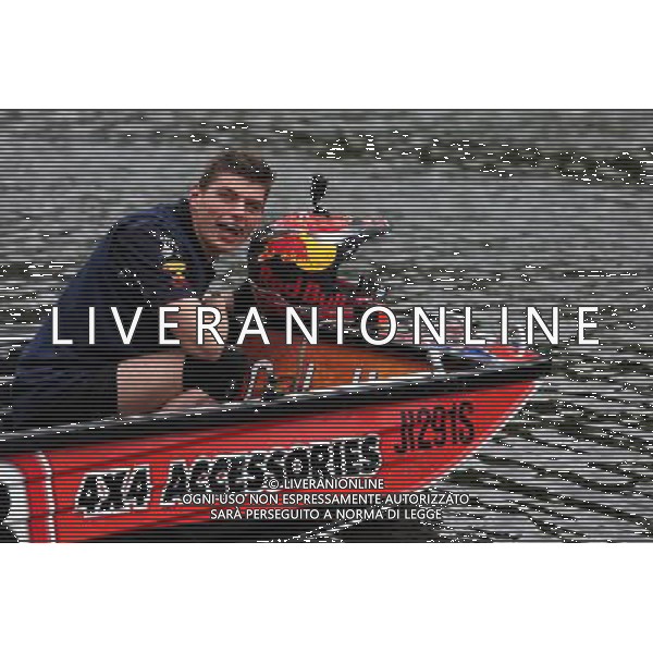 Max Verstappen (NLD) Red Bull Racing dinghy racing on the Yarra River. 22.03.2017. Formula 1 World Championship, Rd 1, Australian Grand Prix, Albert Park, Melbourne, Australia, Preparation Day. AG ALDO LIVERANI SAS ONLY ITALY