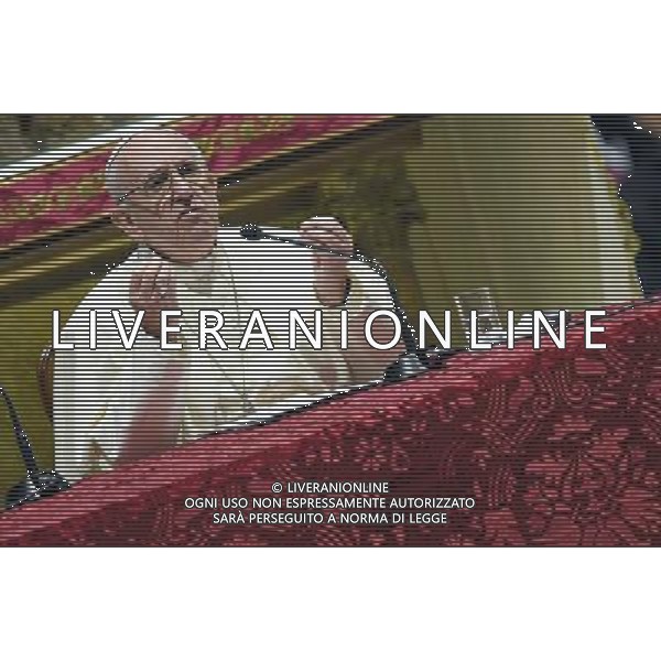 Visita Pastorale di sua Santita\' Papa Francesco a Milano Milano - 25.03.2017 Nella Foto:Sua Santita\' Papa Francesco nel Duomo di Milano /Ph.Vitez-Ag. Aldo Liverani