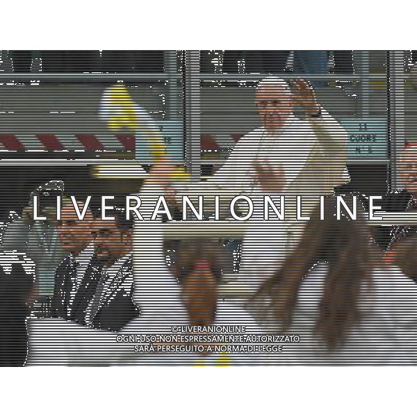 Visita Pastorale di sua Santita\' Papa Francesco a Milano Milano - 25.03.2017 Nella Foto:sua Santitaâ€™ Papa Francesco incontra i cresimandi allo stadio San Siro di Milano /Ph.Vitez-Ag. Aldo Liverani