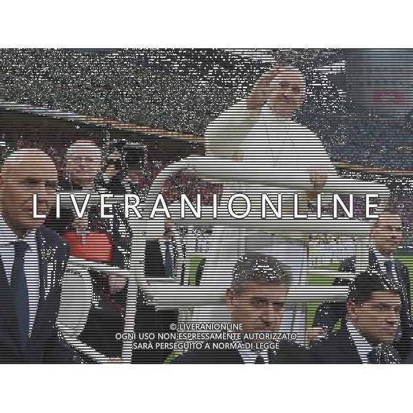 Visita Pastorale di sua Santita\' Papa Francesco a Milano Milano - 25.03.2017 Nella Foto:sua Santitaâ€™ Papa Francesco incontra i cresimandi allo stadio San Siro di Milano /Ph.Vitez-Ag. Aldo Liverani