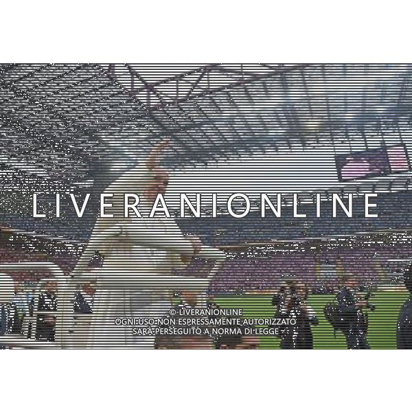 Visita Pastorale di sua Santita\' Papa Francesco a Milano Milano - 25.03.2017 Nella Foto:sua Santitaâ€™ Papa Francesco incontra i cresimandi allo stadio San Siro di Milano /Ph.Vitez-Ag. Aldo Liverani