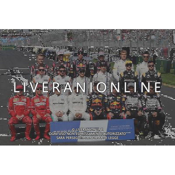 The drivers\' start of season group photograph. 26.03.2017. Formula 1 World Championship, Rd 1, Australian Grand Prix, Albert Park, Melbourne, Australia, Race Day. ONLY ITALY AG ALDO LIVERANI SAS