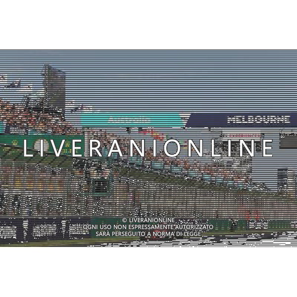 Race winner Sebastian Vettel (GER) Ferrari SF70H celebrates as he takes the chequered flag at the end of the race. 26.03.2017. Formula 1 World Championship, Rd 1, Australian Grand Prix, Albert Park, Melbourne, Australia, Race Day. ONLY ITALY AG ALDO LIVERANI SAS