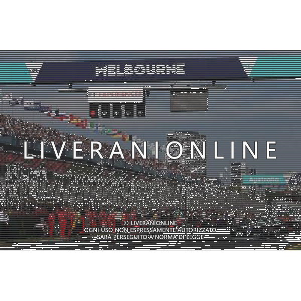 Pole sitter Lewis Hamilton (GBR) Mercedes AMG F1 W08 on the grid before the start of the race. 26.03.2017. Formula 1 World Championship, Rd 1, Australian Grand Prix, Albert Park, Melbourne, Australia, Race Day. ONLY ITALY AG ALDO LIVERANI SAS