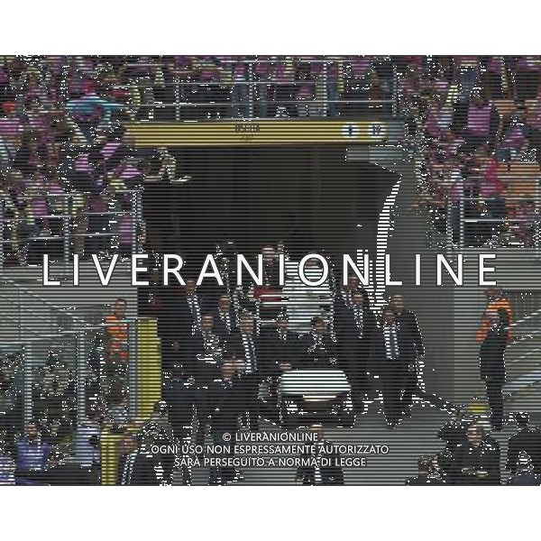 Milano ( MI ) 25/03/2017 Stadio San Siro il Papa incontra i cresimandi e cresimati Nella foto: Papa Francesco entra nello Stadio di San Siro PH Lauro Montagnini / AGENZIA ALDO LIVERANI SAS Visita Pastorale di sua Santita\' Papa Francesco a Milano che incontra i cresimandi allo stadio San Siro 25.03.2017