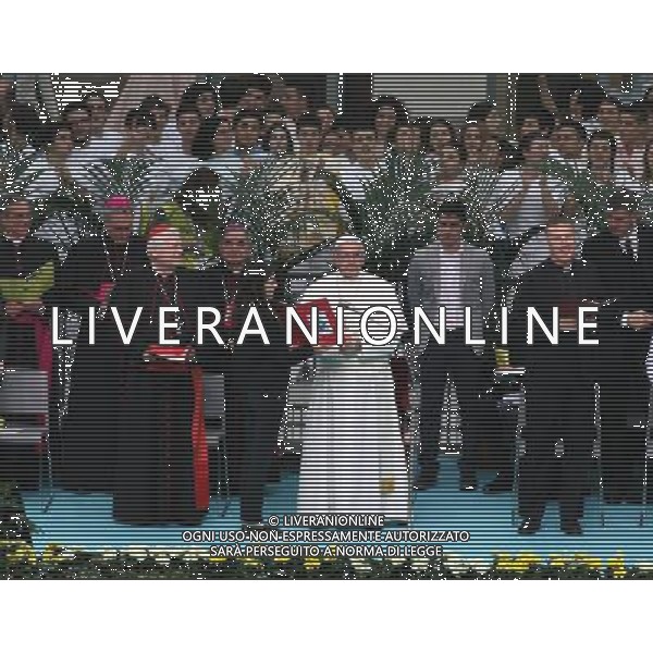 Milano ( MI ) 25/03/2017 Stadio San Siro il Papa incontra i cresimandi e cresimati Nella foto: Papa Francesco PH Lauro Montagnini / AGENZIA ALDO LIVERANI SAS Visita Pastorale di sua Santita\' Papa Francesco a Milano che incontra i cresimandi allo stadio San Siro 25.03.2017