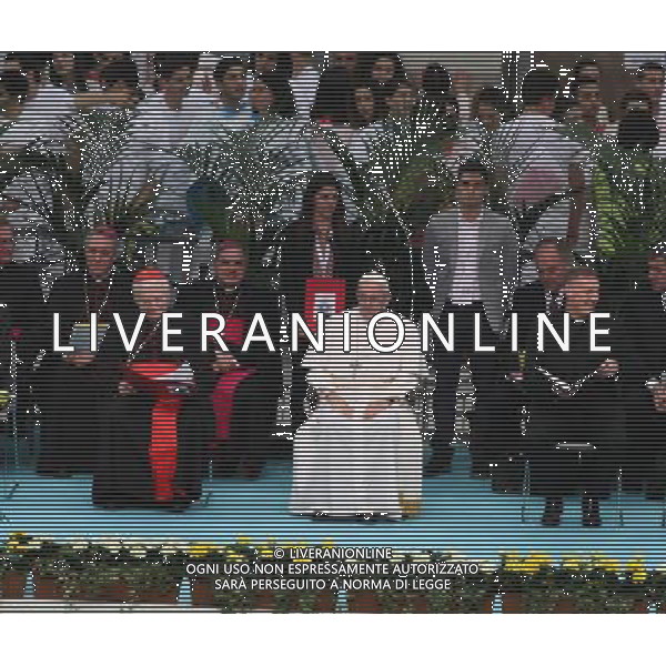 Milano ( MI ) 25/03/2017 Stadio San Siro il Papa incontra i cresimandi e cresimati Nella foto: Papa Francesco PH Lauro Montagnini / AGENZIA ALDO LIVERANI SAS Visita Pastorale di sua Santita\' Papa Francesco a Milano che incontra i cresimandi allo stadio San Siro 25.03.2017