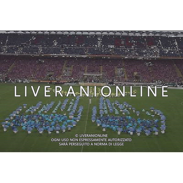 Milano ( MI ) 25/03/2017 Stadio San Siro il Papa incontra i cresimandi e cresimati Nella foto: Raffiguranti - coreografia PH Lauro Montagnini / AGENZIA ALDO LIVERANI SAS Visita Pastorale di sua Santita\' Papa Francesco a Milano che incontra i cresimandi allo stadio San Siro 25.03.2017