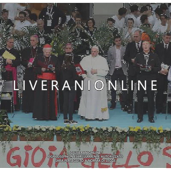 Milano ( MI ) 25/03/2017 Stadio San Siro il Papa incontra i cresimandi e cresimati Nella foto: Papa Francesco PH Lauro Montagnini / AGENZIA ALDO LIVERANI SAS Visita Pastorale di sua Santita\' Papa Francesco a Milano che incontra i cresimandi allo stadio San Siro 25.03.2017