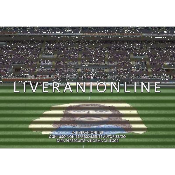 Milano ( MI ) 25/03/2017 Stadio San Siro il Papa incontra i cresimandi e cresimati Nella foto: Il volto di Gesu\' e sullo sfondo Papa Francesco PH Lauro Montagnini / AGENZIA ALDO LIVERANI SAS Visita Pastorale di sua Santita\' Papa Francesco a Milano che incontra i cresimandi allo stadio San Siro 25.03.2017