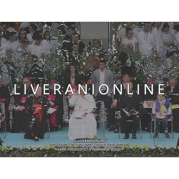 Milano ( MI ) 25/03/2017 Stadio San Siro il Papa incontra i cresimandi e cresimati Nella foto: Papa Francesco PH Lauro Montagnini / AGENZIA ALDO LIVERANI SAS Visita Pastorale di sua Santita\' Papa Francesco a Milano che incontra i cresimandi allo stadio San Siro 25.03.2017