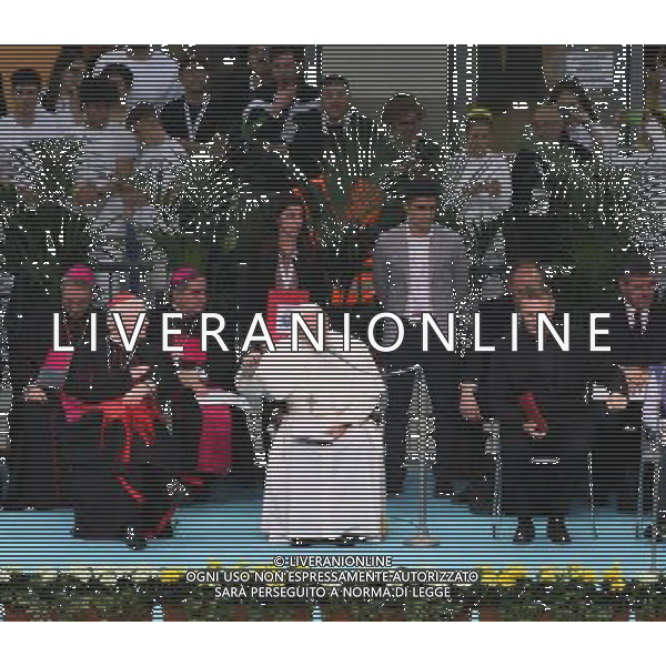 Milano ( MI ) 25/03/2017 Stadio San Siro il Papa incontra i cresimandi e cresimati Nella foto: Papa Francesco PH Lauro Montagnini / AGENZIA ALDO LIVERANI SAS Visita Pastorale di sua Santita\' Papa Francesco a Milano che incontra i cresimandi allo stadio San Siro 25.03.2017