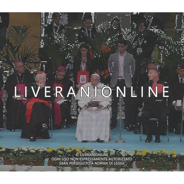 Milano ( MI ) 25/03/2017 Stadio San Siro il Papa incontra i cresimandi e cresimati Nella foto: Papa Francesco PH Lauro Montagnini / AGENZIA ALDO LIVERANI SAS Visita Pastorale di sua Santita\' Papa Francesco a Milano che incontra i cresimandi allo stadio San Siro 25.03.2017