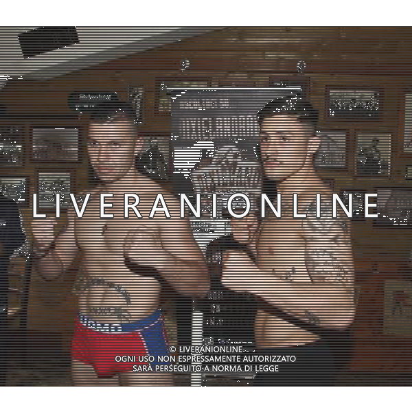 Milano, ( MI ) 31/03/2017 Dixieland Cafe cerimonia del peso dei pugili Nella foto: Predrag Cvetkovic e Nicholas Esposito - Pesi super Welter PH Lauro Montagnini AG ALDO LIVERANI SAS