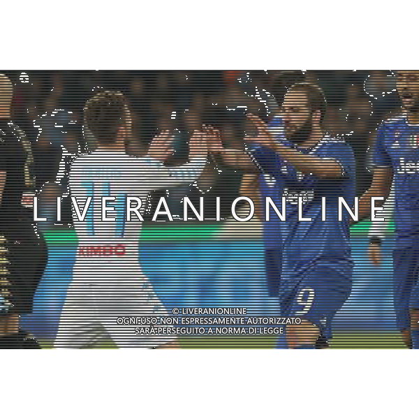 Napoli - Juventus Coppa Italia Tim Cup semifinale di ritorno 05 Aprile 2017 nella foto DRIES MERTENS E GONZALO HIGUAIN A FINE GARA © Mosca / AGENZIA ALDO LIVERANI SAS