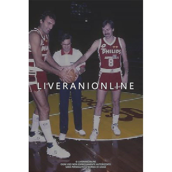 Dino Meneghin, cestista, giocatore di basket italiano - Retrospettiva nella foto con Mike D\'Antoni e Franco Casalini 1988/1989 ( Olimpia Milano Philips ) © ARCHIVIO / AGENZIA ALDO LIVERANI SAS