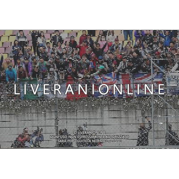Lewis Hamilton (GBR) Mercedes AMG F1 with the fans in the grandstand during the second practice session. 07.04.2017. Formula 1 World Championship, Rd 2, Chinese Grand Prix, Shanghai, China, Practice Day. / AGENZIA ALDO LIVERANI SAS - ITALY ONLY EDITORIAL USE ONLY