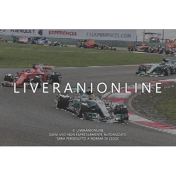 Lewis Hamilton (GBR) Mercedes AMG F1 W08 leads at the start of the race. 09.04.2017. Formula 1 World Championship, Rd 2, Chinese Grand Prix, Shanghai, China, Race Day. ONLY ITALY AG ALDO LIVERANI SAS