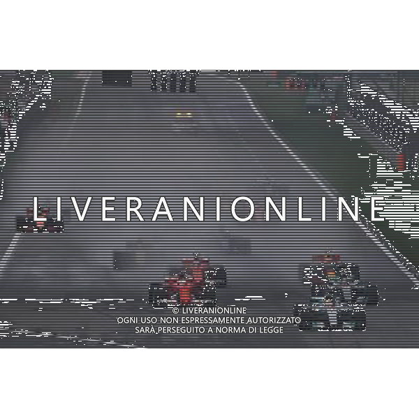 Lewis Hamilton (GBR) Mercedes AMG F1 W08 leads at the start of the race. 09.04.2017. Formula 1 World Championship, Rd 2, Chinese Grand Prix, Shanghai, China, Race Day. ONLY ITALY AG ALDO LIVERANI SAS