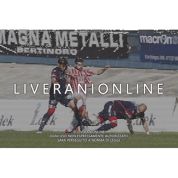 Forl“ - Maceratese Campionato di calcio Lega Pro girone B 09/04/2017 nella foto: Turchetta Gianluca e Alimi Isnik ©Claudio Zamagni/Agenzia Aldo Liverani 