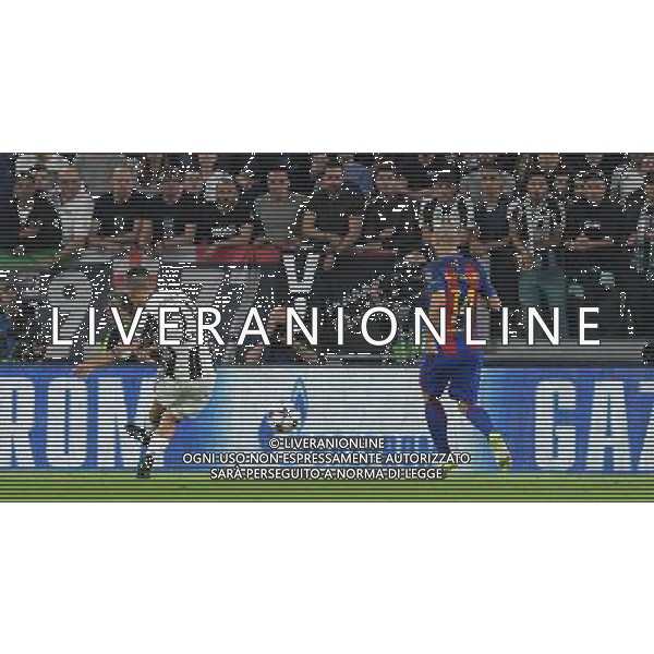 UEFA Champions League 2016/2017 Quarti di Finale Andata Torino - 11.04.2017 Juventus-Barcellona Nella Foto: il secondo gol di paulo dybala del 2-0 /Ph.Vitez-Ag. Aldo Liverani