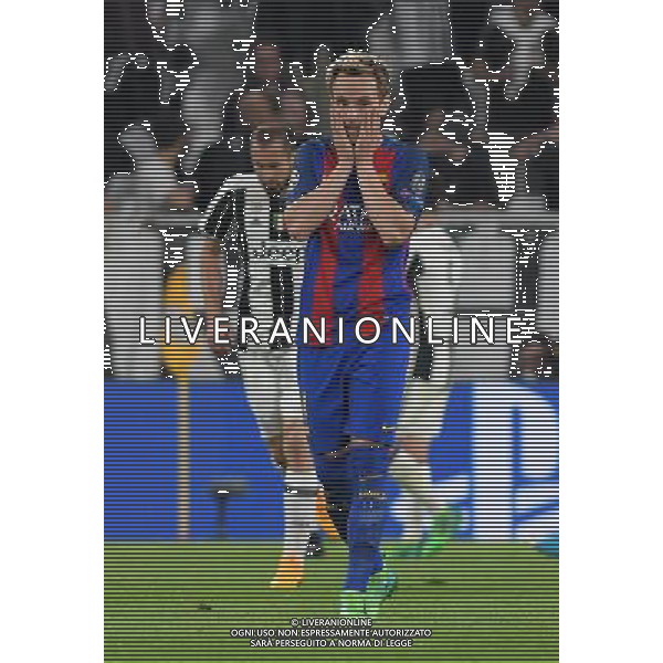 UEFA Champions League 2016/2017 Quarti di Finale Andata Torino - 11.04.2017 Juventus-Barcellona Nella Foto:delusione rakitic dopo il secondo gol di paulo dybala /Ph.Vitez-Ag. Aldo Liverani