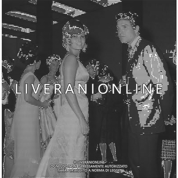 Claudia Cardinale alla Mostra del Cinema di Venezia nel 1965 - Retrospettiva nella foto con Warren Beatty ©ARCHIVIO / AGENZIA ALDO LIVERANI SAS