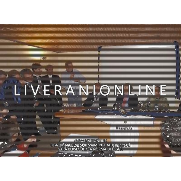 MILANO 31-3-05 VIA PALEOCAPA 3 INCONTRO PER PRESENTARE IL NUOVO INTER CLUB DI MEDIASET PH: CAPRA/LIVERANI