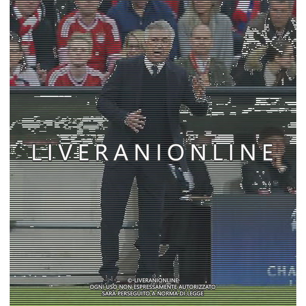 firo FuÃŸball, Fussball, 12.04.2017 Uefa Champions League, CL Saison 2016/2017 Viertelfinale, Hinspiel FCB FC Bayern MÃ¼nchen Muenchen - Real Madrid 1:2 FCB Trainer Coach Carlo Ancelotti ganze figur, ganzer KÃ¶rper, Koerper, Gestik, Geste $worldrights Es gelten unsere AGB, einsehbar auf www.firosportphoto.de copyright by firo sportphoto: Coesfelder Str.207 48249 DÃ¼lmen www.firosportphoto.de mail@firosportphoto.de (V o l k s b a n k B o c h u m - W i t t e n ) IBAN DE68 4306 0129 0341 1171 00 Tel:Â  02594 - 9916004 Fax:Â 02594 - 9916005/ AGENZIA ALDO LIVERANI SAS - ITALY ONLY EDITORIAL USE ONLY