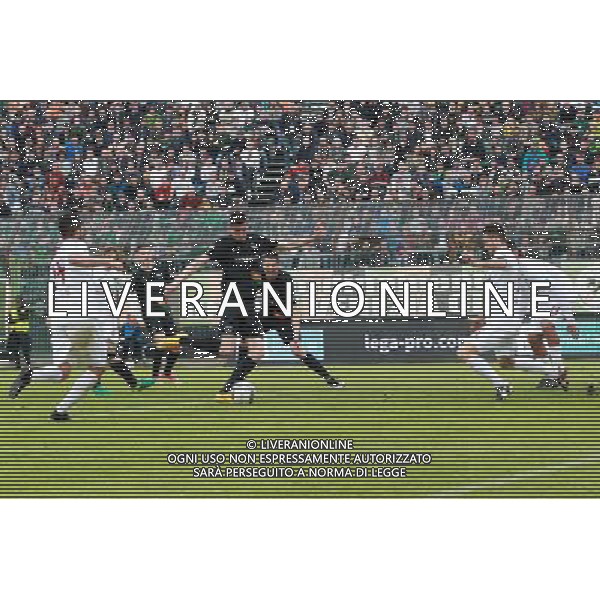 Venezia - Fano Campionato Calcio Lega Pro 35a giornata 15 aprile 2017 nella foto il gol di stefano Moreo del 1-0 © GARBUIO / AGENZIA ALDO LIVERANI SAS 